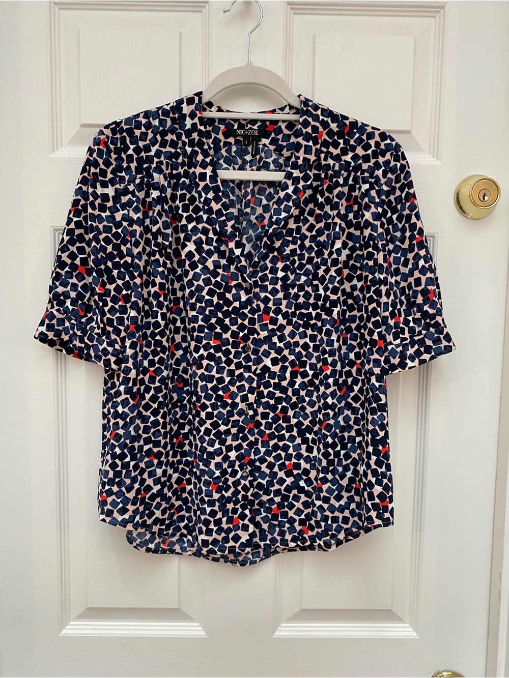 NIC+ZOE Navy, White & Red Geometric V-Neck Button-up Blouse - Small
